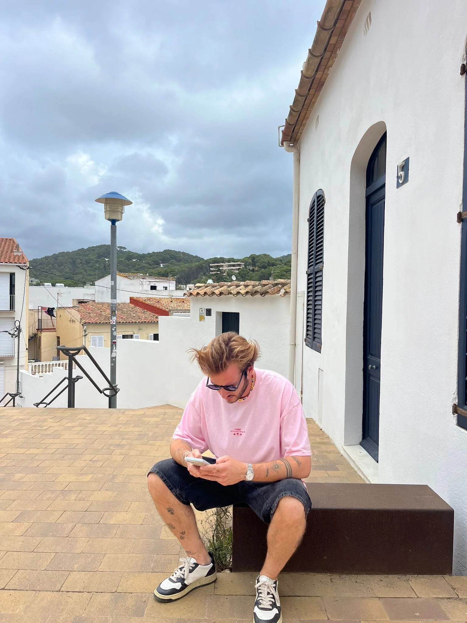 FOMO Tee Raspberry - Image 2